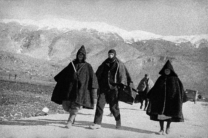 Voula Papaioannou, Shepherds in Ioannina, 1950-1953. Photograph. © Benaki Museum Photographic Archives.