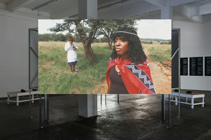 Uriel Orlow, Theatrum Botanicum Trilogy, 2016–2018. Three-channel video installation (color, black and white, sound, HD), Dexion structure, dimensions variable. Installation view, Sammlung Migros Museum für Gegenwartskunst, Zurich. Photo: Gunnar Meier. © ProLitteris Zürich. 